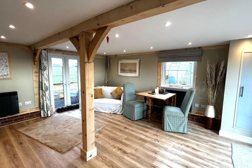グロスター The Old Workshop - A Cosy Country Retreatヴィラ エクステリア 写真